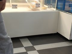 -白玉兰食品(中山公园龙之梦店)