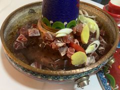 -毛辣果·贵州红酸汤牛肉火锅(西单店)