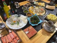 -顶顶汤火牛排火锅·经典铜锅涮肉