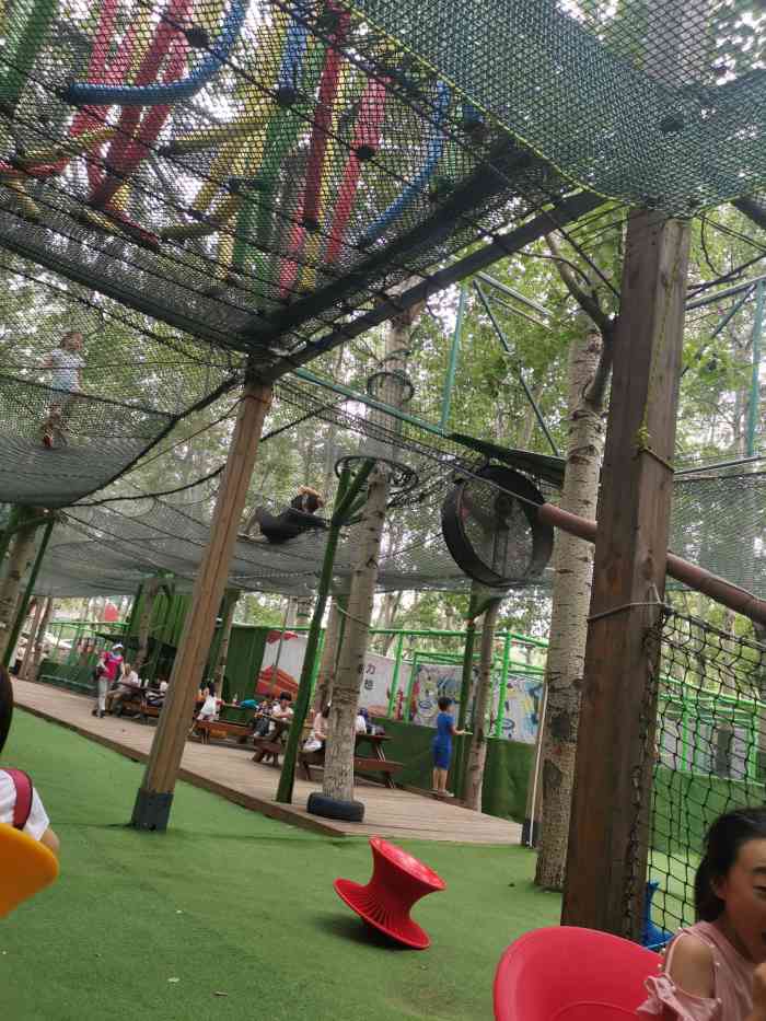 奥森乐仕堡-"活动区域不大,项目倒是挺多,就会显得每个.