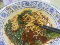 -渝之汇牛肉豌杂面