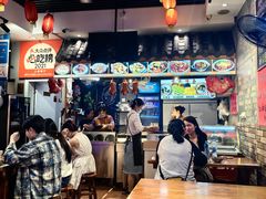 -爆炸头阿姨小四川正宗川味小吃(无任何分店)