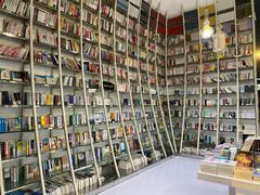 -钟书阁(松江泰晤士小镇店)