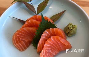 Tuna Maki - Thick Sliced Salmon Sashimi