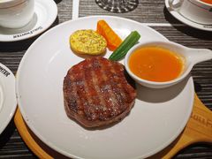 小蜜牛排-斗牛士牛排餐厅(嘉里汇店)