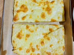 烫嘴金枕榴莲披萨-HELLO 27 意面·沙拉·帕尼尼