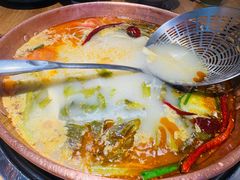 -洱火云南酸菜牛肉火锅(石景山当代商城店)