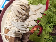-老牌坊云南鱼豆花火锅(爱建店)