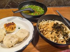 -舒蔡记生煎菜饭(云南中路店)