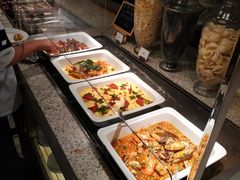 自助取餐区-松山湖凯悦酒店·Café自助餐厅·周末火舞秀表演