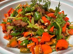 -老滇山寨•云南特色菜•地方菜•民族风情歌舞表演(金碧店)