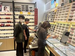 -沫芮眼镜·蔡司官方授权店(人民广场店)