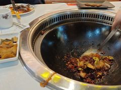 -哈尔滨烧烤·山河村铁锅炖(交大店)