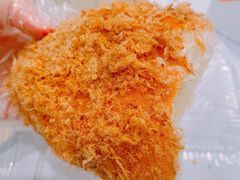 掰开一半的松松-BreadTalk面包新语·烘焙蛋糕(金光华广场店)