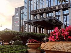 -锦厨国际自助餐厅 · 云端景观 (昆明索菲特大酒店)