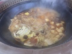 -粘豆包柴火铁锅炖