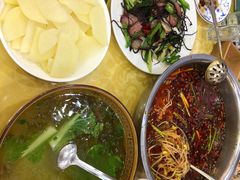 -乡土特色.冷锅鱼.牦牛肉汤锅