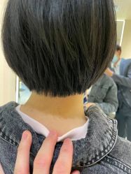 -罗亚帝造型·烫发染发