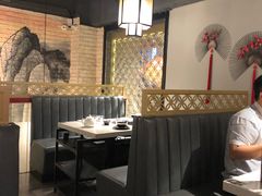 卡座-京韵胡同·酱香羊蝎子火锅涮肉(长寿路店)