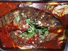 -老街烧烤大排档·地道湖北菜·龙虾馆(汉口火车站店)