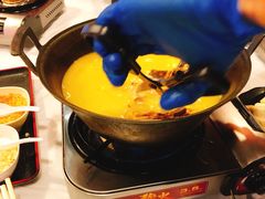 -鲜入围煮花胶鸡海鲜火锅