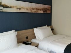 -艾豪森酒店(西安大雁塔大唐不夜城店)