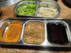 -明洞阿姨·韩式酱蟹烤肉·创意料理(三元桥店)