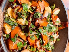 -云海肴·汽锅鸡·云南菜(天山百盛优客店)