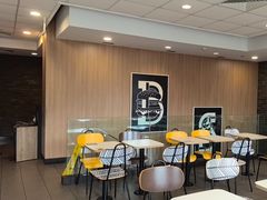 -麦当劳(杨林得来速店)