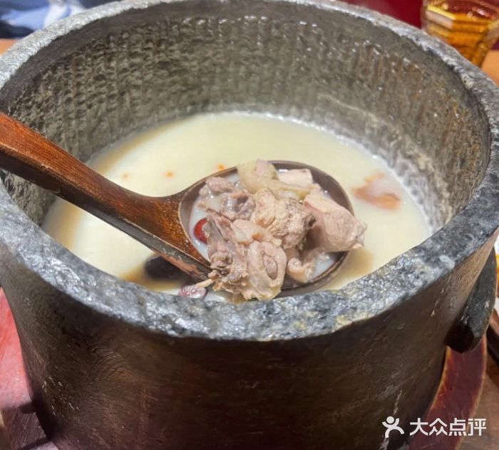 敏珠拉姆西藏餐厅(建邺富春江东街店)墨脱石锅鸡图片