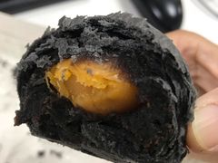 乌豆沙蛋黄酥-陶陶居饼家(惠福东路店)