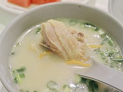 -洪氏嗨捞·广东猪肚鸡·椰子鸡火锅(西咸万象城店)