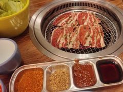 -明洞阿姨·韩式酱蟹烤肉·创意料理(三元桥店)