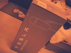 -TESLA 特斯拉(上海太古汇体验店)