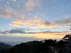 -黄山光明顶山庄