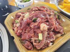 新鲜黄牛肉-黄利砖万峰林布依特色酸笋牛肉馆