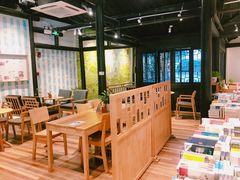 -猫的天空之城概念书店(杭州南宋御街店)