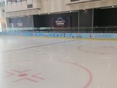 -冰纷万象滑冰场(二七万象城店)