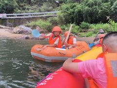 -安吉龙王山峡谷漂流