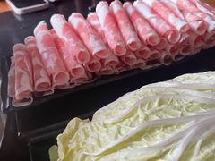 -果松木炭酸菜铜火锅·外婆参鸡汤