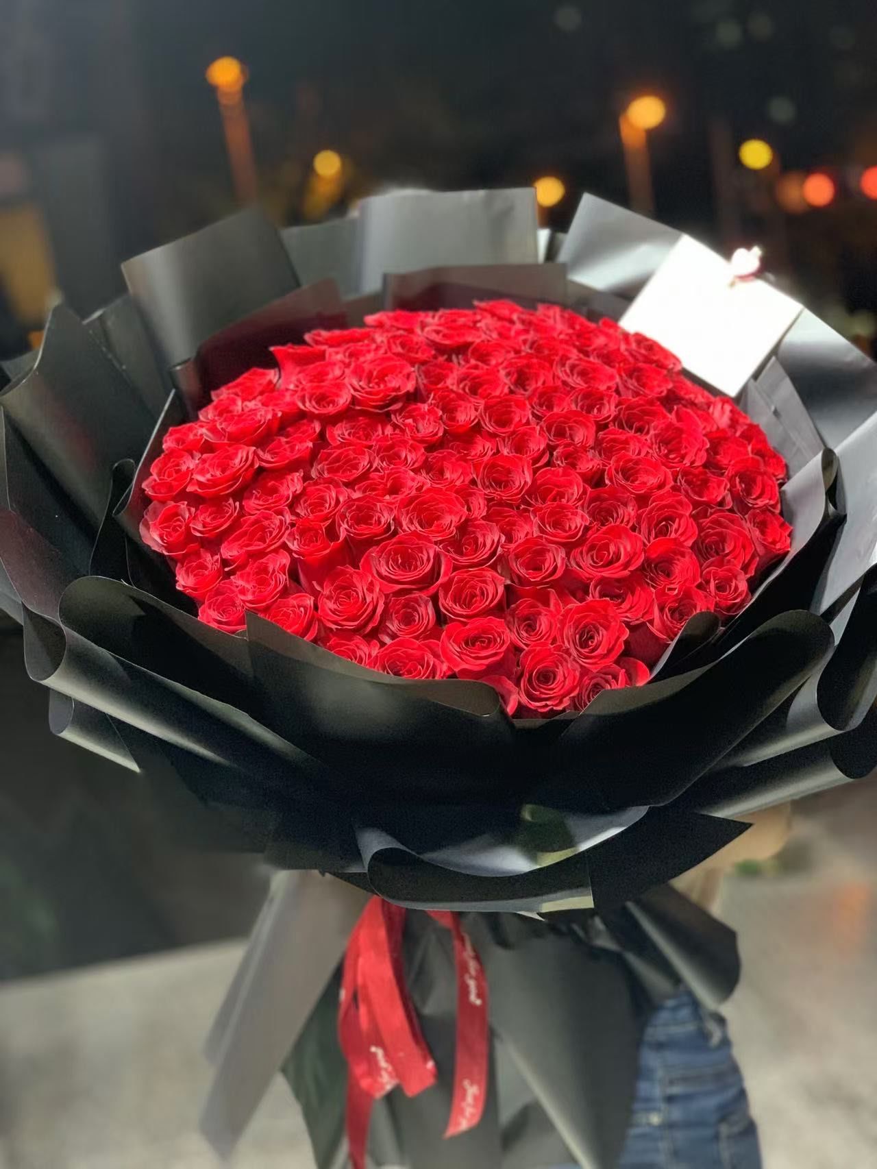 玫瑰花束的浪漫风