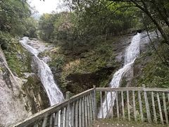 -燕子河大峡谷天坑仙境