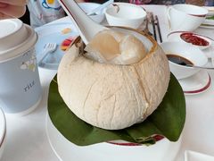 椰皇花胶炖鸡-天龙轩(香港丽思卡尔顿酒店)