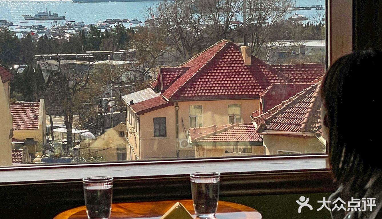 青岛最美海边中古博物咖啡厅☕一秒到布拉格