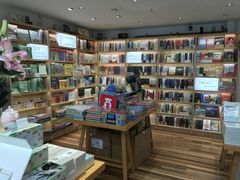 -猫的天空之城概念书店(苏州平江店)