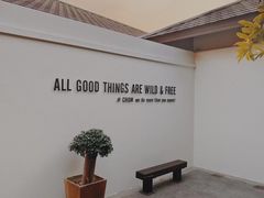 -Chom Cafe and Restaurant