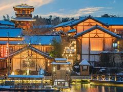 -茅山东方盐湖城景区