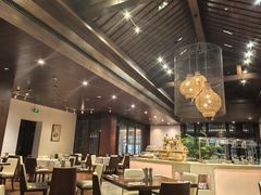 -梁鸿湿地丽笙度假酒店大堂吧