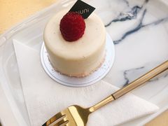 -UNI UNI(环亚凯瑟琳店)