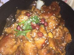 -吉吉向上炭烤鸡肉煲(西小区店)